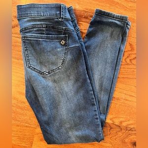 Democracy Denim medium wash size 6